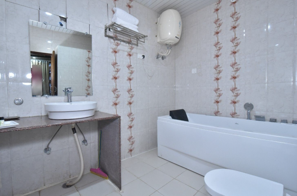 Hotel Seven Seas