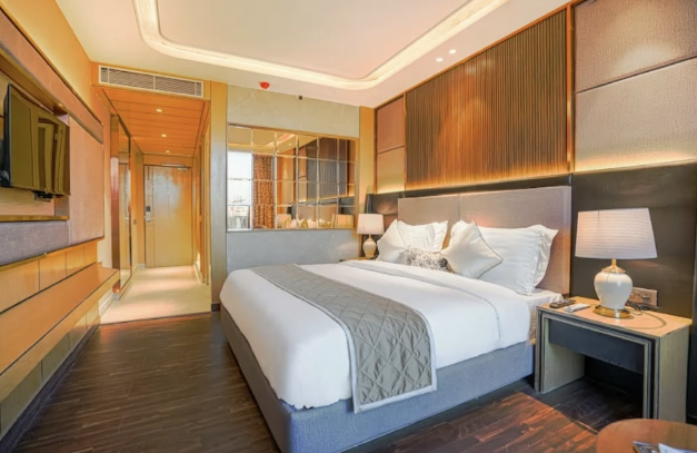 Luxe Stayz Signature - Ranjit Avenue
