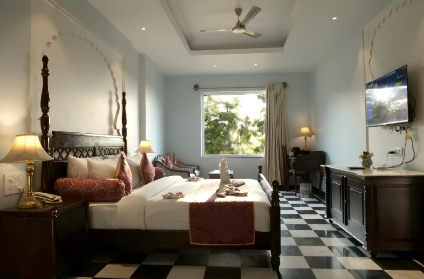 WelcomHeritage Ranthambore Mount Valley Resort