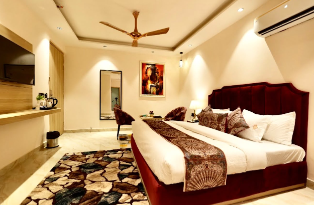 Luxe Stayz Saffron Luxe